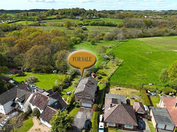 4 Bedroom Detached House For Sale In Sleight Lane, Corfe Mullen, Dorset, BH21