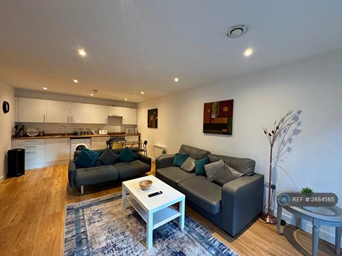 2 Bedroom Flat To Rent In Advent Way, Manchester, M4