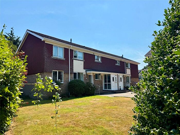 2 Bedroom Flat For Sale In Newlands Road, New Milton, Hampshire, BH25