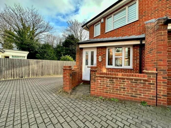 2 Bedroom Semi-Detached House To Rent In Northgate Mews, Cottingham, HU16