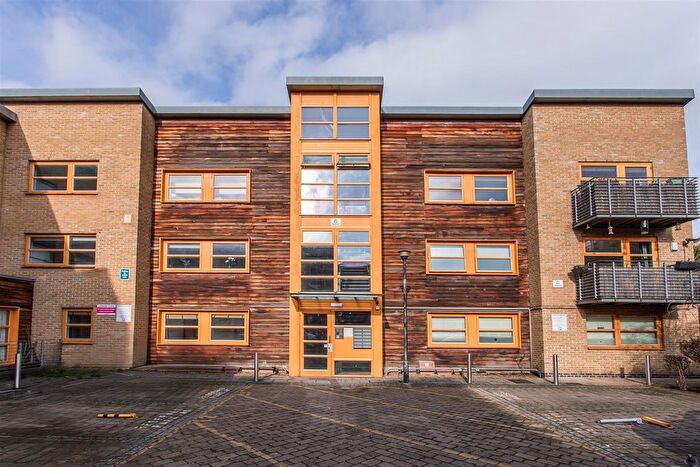 2 Bedroom Flat For Sale In Denmark Place, Bow, E3