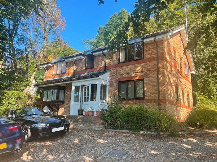 1 Bedroom Flat To Rent In Badgers Hollow, Godalming, Surrey, GU7