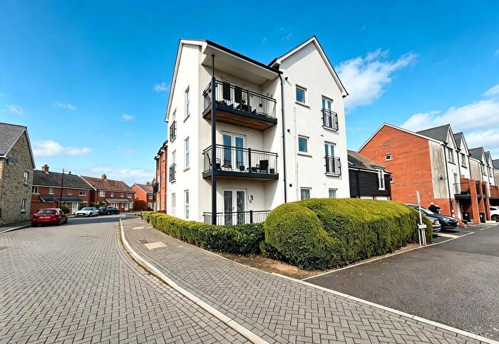 2 Bedroom Flat For Sale In Maple Road, Shaftesbury, SP7