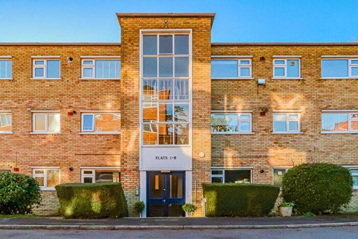 2 Bedroom Apartment For Sale In Beach Road, Penarth, CF64