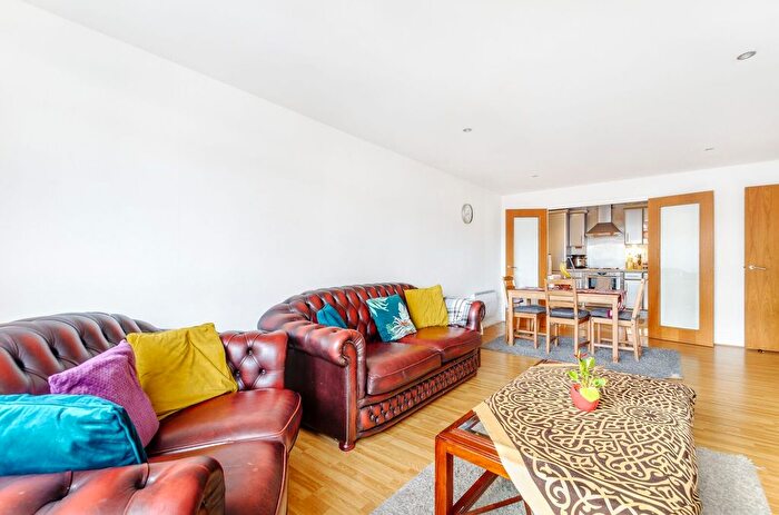 2 Bedroom Flat To Rent In Brentford Lock, Brentford, TW8