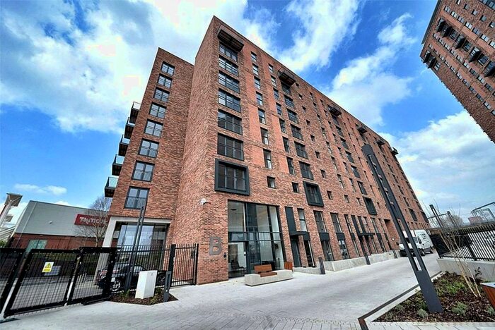 3 Bedroom Flat To Rent In Wilburn Basin, Ordsall Lane, Salford, M5