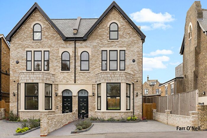 5 Bedroom Semi-detached House For Sale In Palmerston Road, Buckhurst Hill, IG9