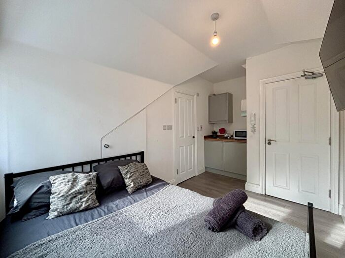 Studio To Rent In Kings Road, SE25