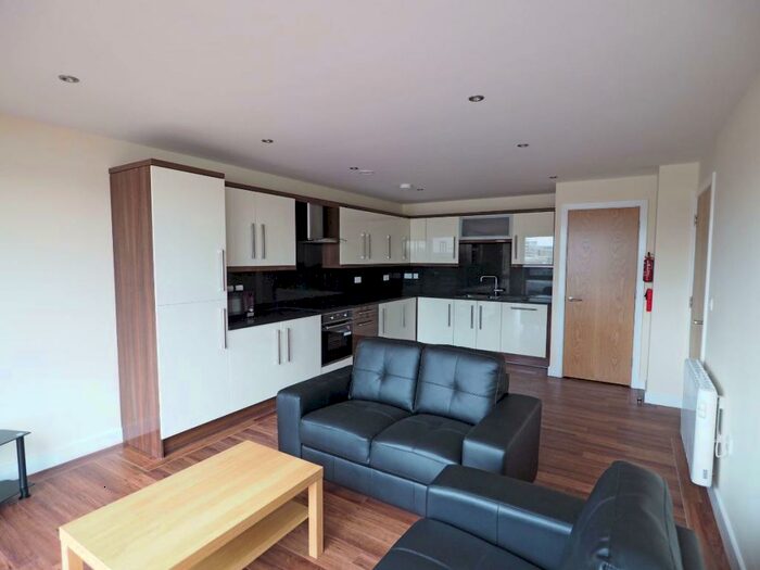 3 Bedroom Apartment To Rent In Apt Devonshire Point, S1