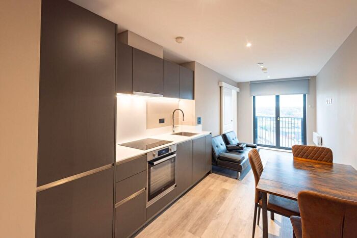 1 Bedroom Flat To Rent In Springwell Gardens, Whitehall Road, Leeds, LS12