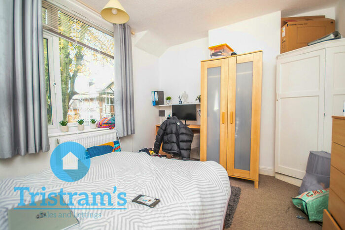 5 Bedroom Semi-Detached House To Rent In Rolleston Drive, Nottingham, NG7