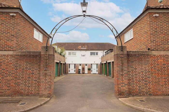 3 Bedroom Property To Rent In Chiswick Staithe, Hartington Road, London, W4