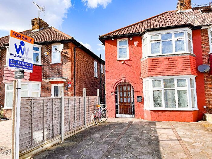 3 Bedroom House For Sale In Pennine Drive, London, NW2