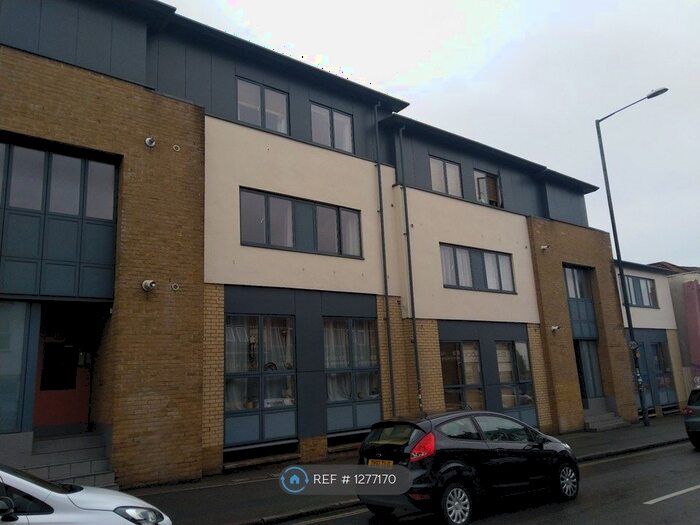 2 Bedroom Flat To Rent In Compass House, Bedminster, Bristol, BS3