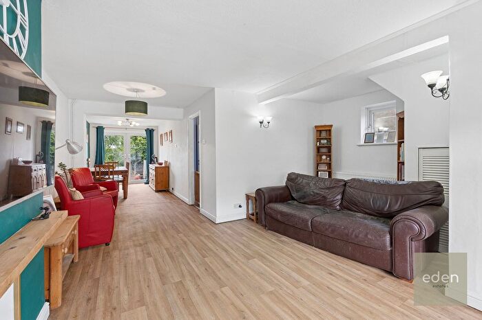 3 Bedroom Semi-Detached House For Sale In Primrose Drive, Ditton, ME20
