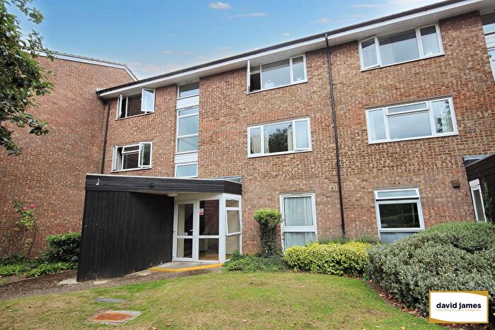 1 Bedroom Flat For Sale In Dyke Drive, Orpington, BR5