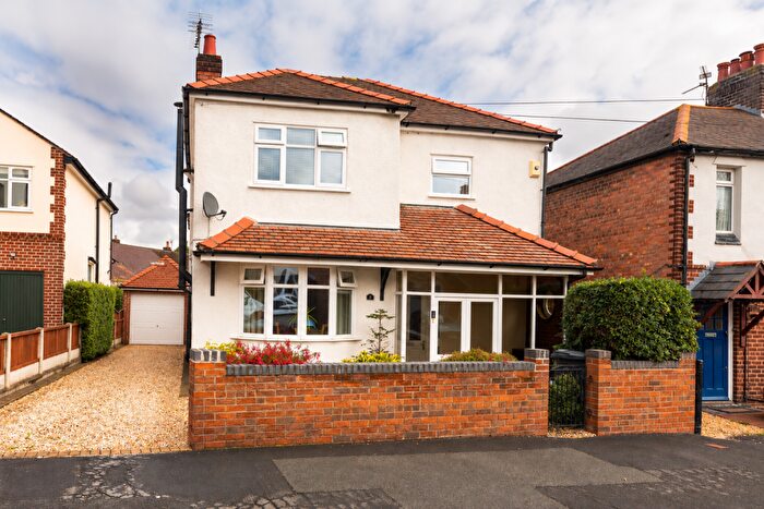 3 Bedroom Detached House For Sale In Brookleigh Avenue, Deeside, CH5