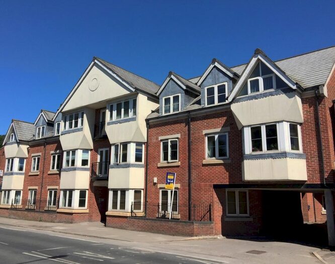 2 Bedroom Flat To Rent In Thwaite Street, Cottingham, HU16