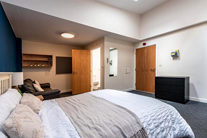 6 Bedroom Apartment To Rent In New Street, NG5