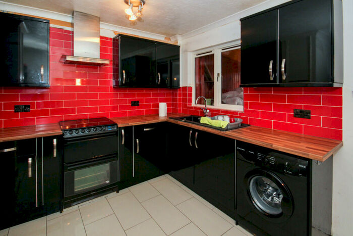 2 Bedroom House To Rent In Hainault, IG6