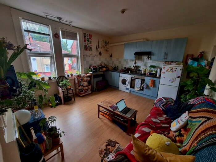 1 Bedroom House To Rent In Richmond Avenue, Leeds, LS6