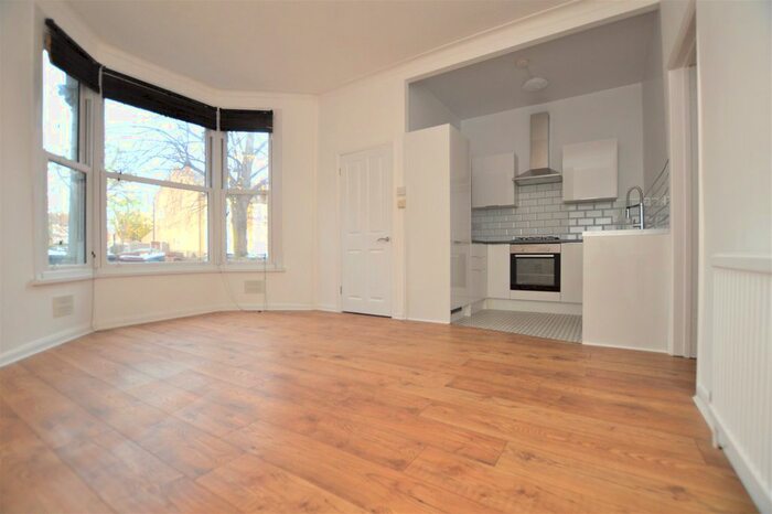 1 Bedroom Maisonette To Rent In Bulwer Road, London, E11