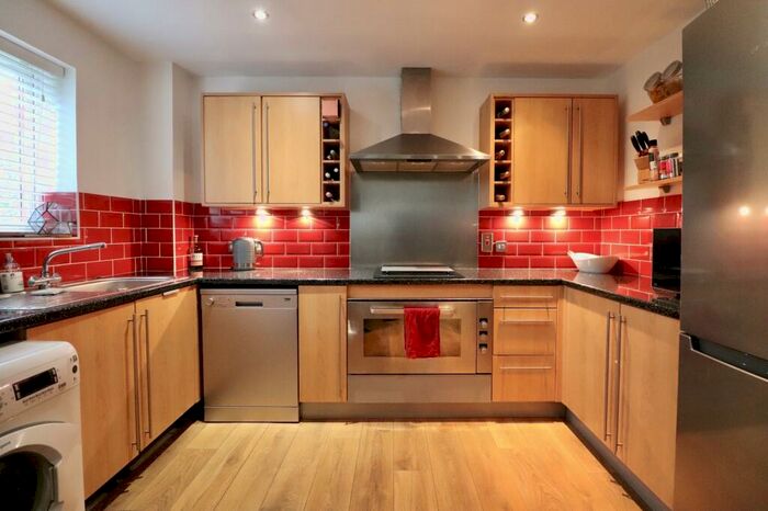 3 Bedroom Flat To Rent In Near North Train Station, Bloyes Mews, Colchester, CO1