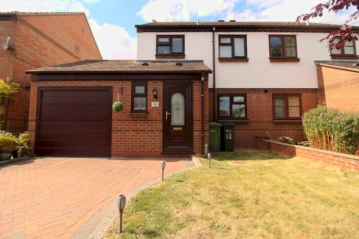 3 Bedroom Semi-Detached House To Rent In Walton Close, Hereford, HR2
