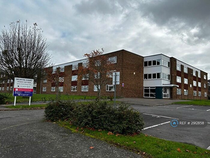 Studio To Rent In Long Meadow Road, Aylesbury, HP21