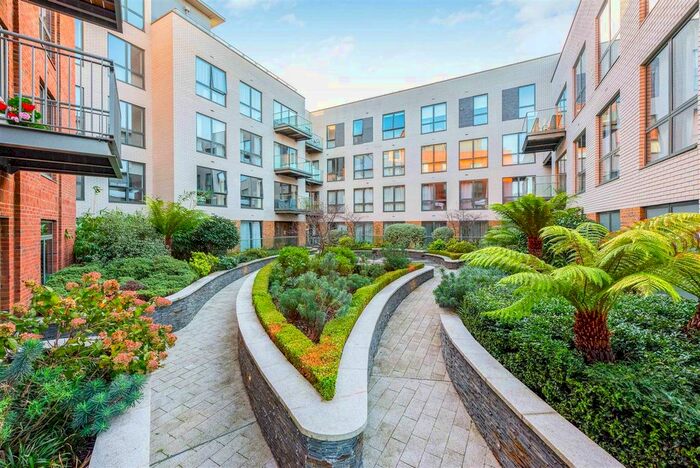 2 Bedroom Flat To Rent In Brewery Lane, Twickenham, TW1