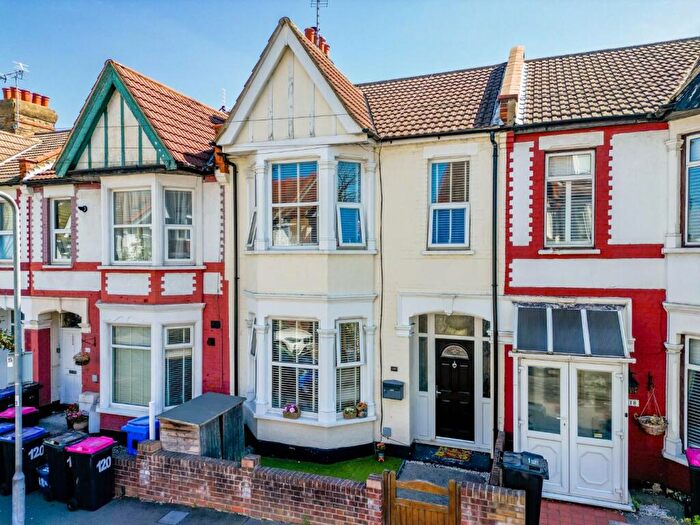 3 Bedroom Terraced House For Sale In Brightwell Avenue, Westcliff-On-Sea, SS0