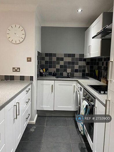 1 Bedroom Flat To Rent In Albert Road, Bagshot, GU19