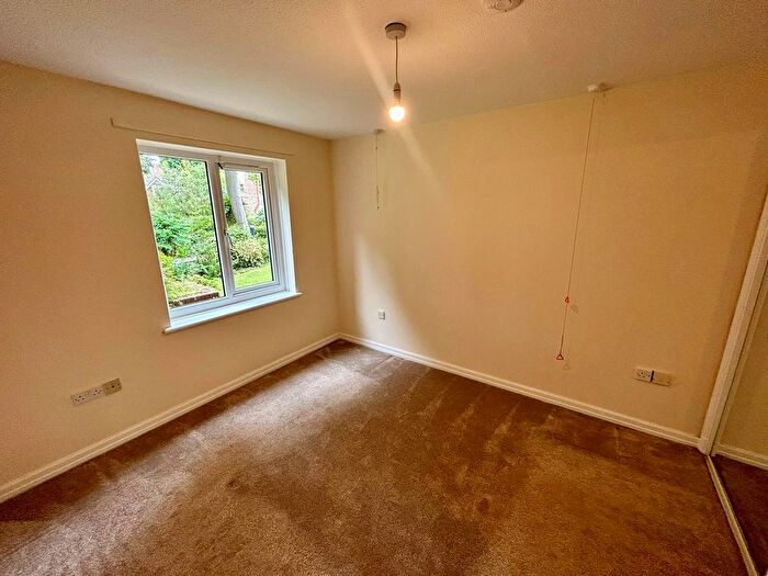 1 Bedroom Flat To Rent In Barlow Moor Road, Manchester, M20
