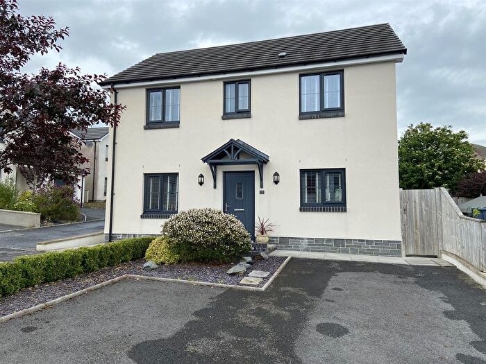 3 Bedroom Detached House For Sale In Bro Mebyd, Bancffosfelen, Llanelli, SA15