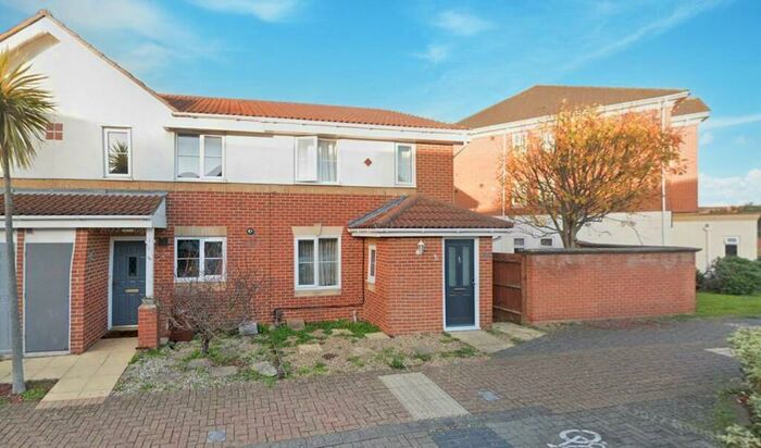 3 Bedroom House To Rent In Island Way East, St. Marys Island, Chatham, ME4