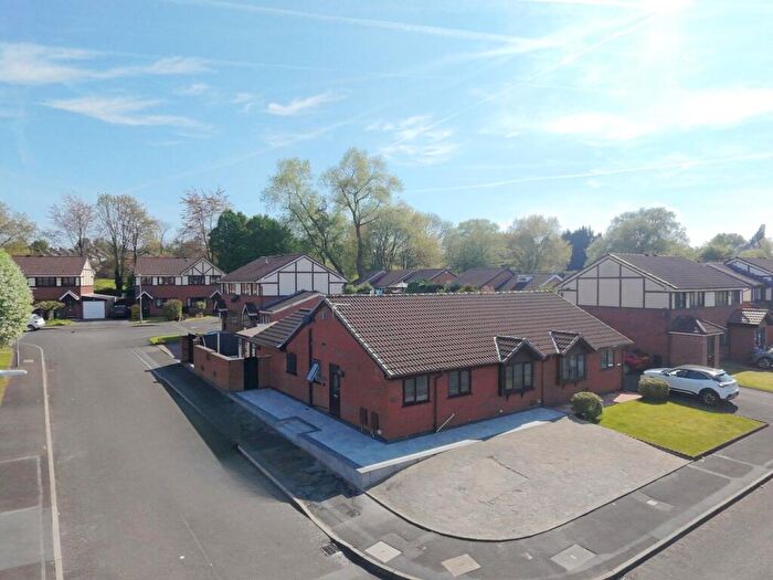 3 Bedroom Semi-Detached Bungalow For Sale In Headingley Way, Bolton, BL3