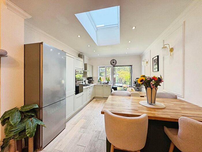 2 Bedroom Ground Maisonette For Sale In Colindeep Lane, London, NW9