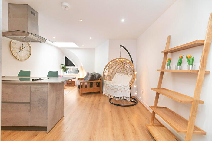 2 Bedroom Flat For Sale In Castle Street, Dundee, DD1