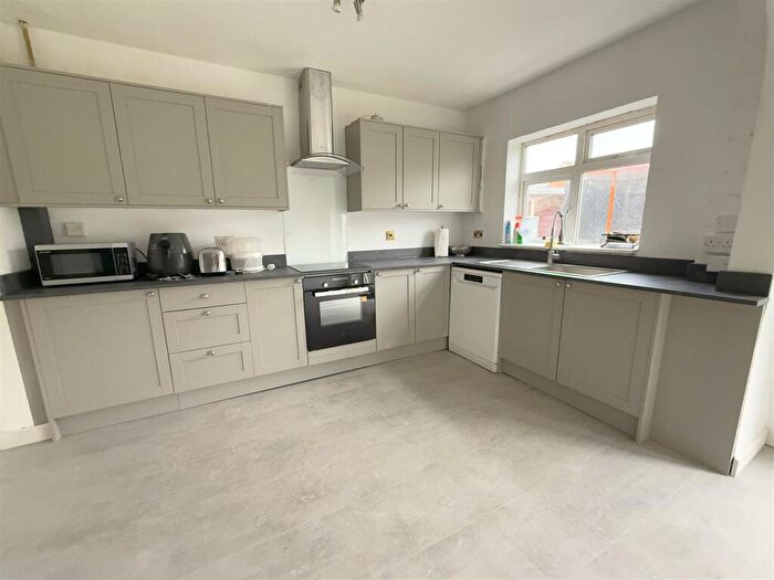 6 Bedroom Detached House For Sale In Main Street, Langar, NG13