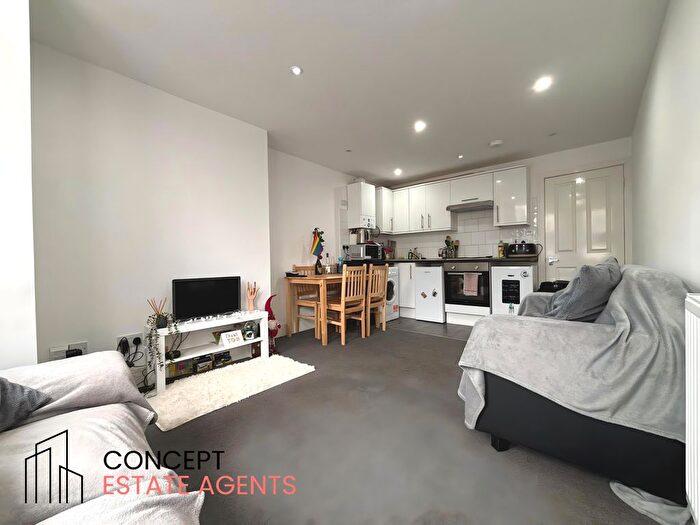 3 Bedroom Flat To Rent In Haydons Road, South Wimbledon, SW19