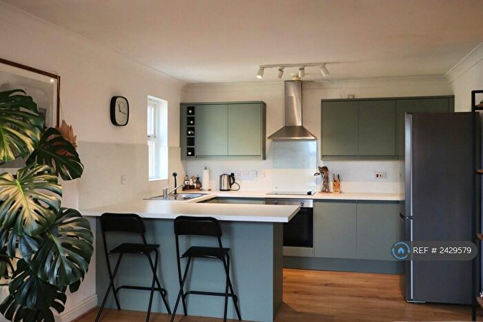 2 Bedroom Flat To Rent In Hadfield Close, Manchester, M14