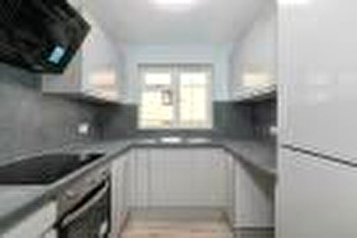 2 Bedroom Flat To Rent In Sterling Gardens, London, SE14