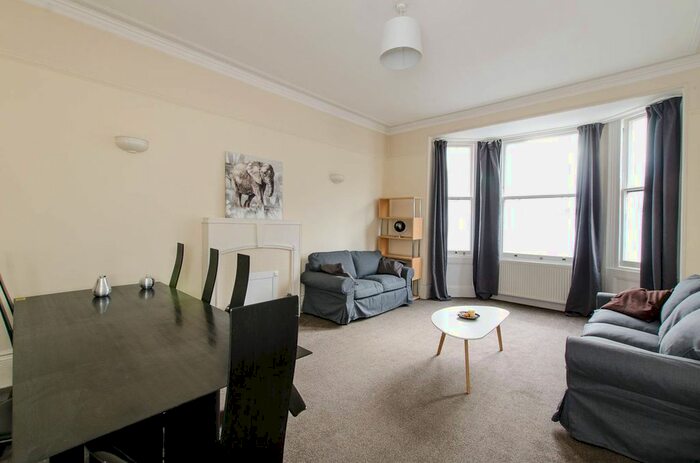 3 Bedroom Flat To Rent In Cromwell Road, Kensington, London, SW7
