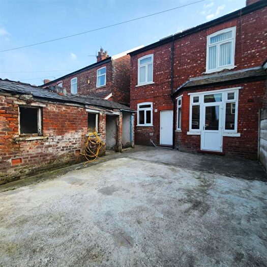 1 Bedroom House To Rent In Clitheroe Road, Manchester, M13