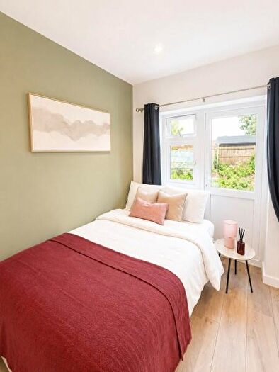 1 Bedroom Terraced House To Rent In Lime Grove, Guildford, GU1