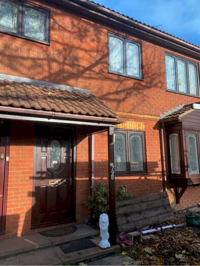 2 Bedroom Flat To Rent In Wimborne Road, Southend-On-Sea, SS2