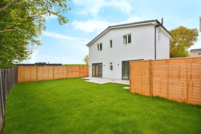 3 Bedroom Detached House For Sale In Valley Way, Stevenage, SG2