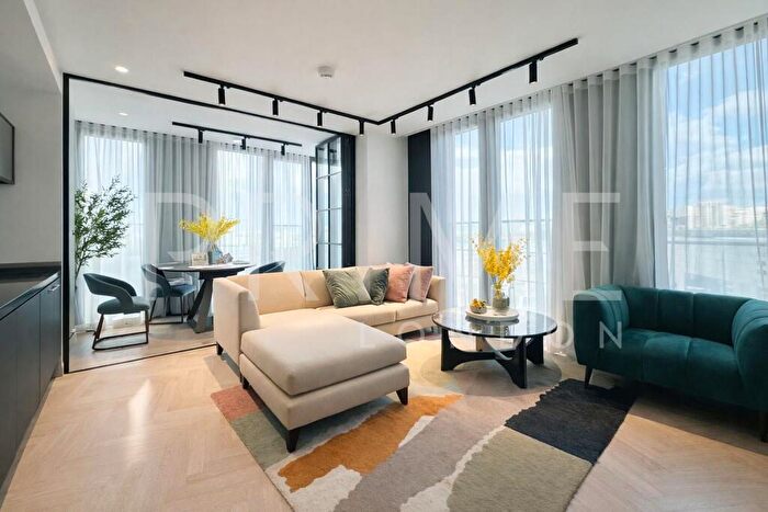 2 Bedroom Apartment For Sale In One Crown Place, Sun Street, Shoreditch, EC2A