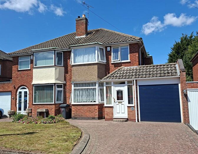 3 Bedroom Semi Detached House For Sale In Jephson Drive, Yardley, Birmingham, B26
