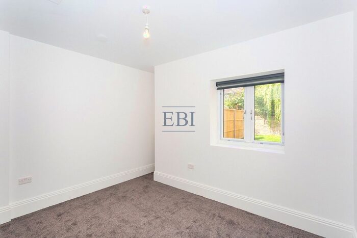 1 Bedroom Flat To Rent In Asylum Road, London, SE15